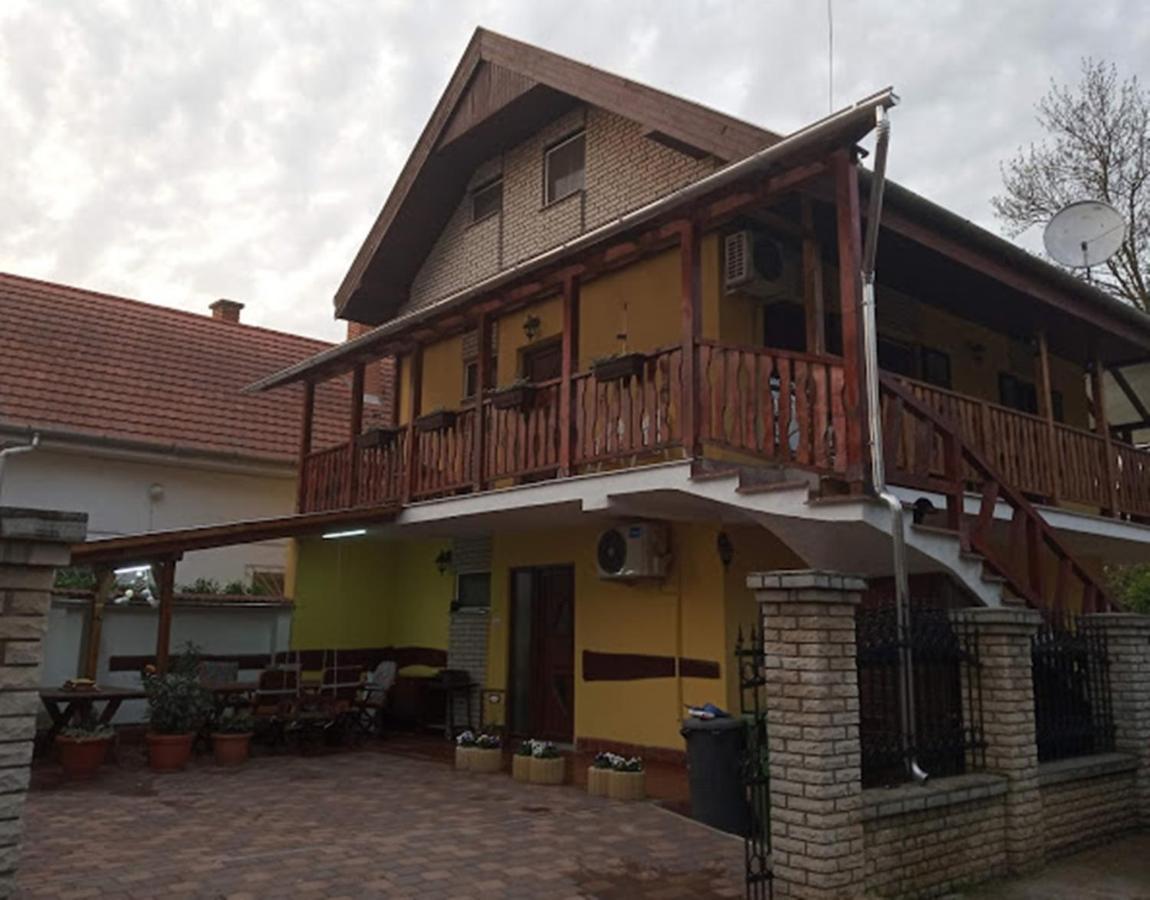 Bazsi Apartman Hajdúszoboszló Exteriér fotografie